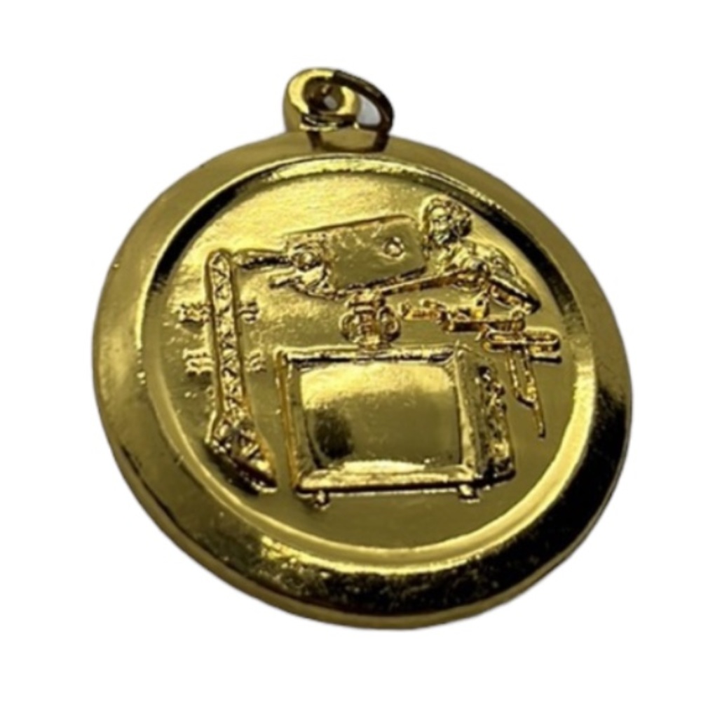 VINTAGE TECHNOLOGY TV PRODUCTION PENDANT CHARM GOLD TONE
